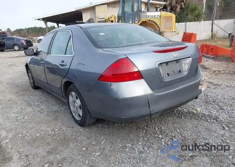 2007 Honda Accord 2.4 Lx z USA, uszkodzony, nr VIN 1HGCM56477A113443